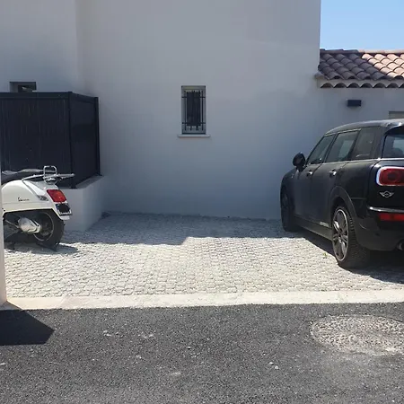 Avec Jardin Et Parking Proche Plages Et Sainte-musse *